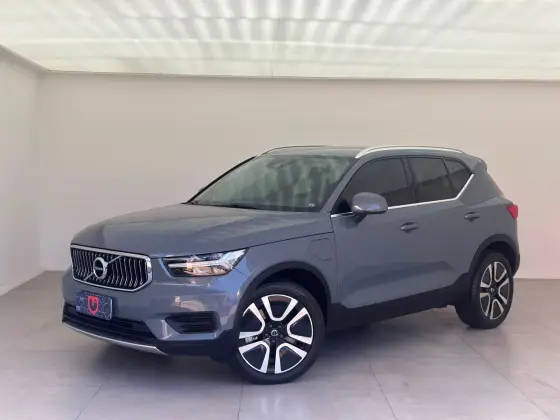 VOLVO XC40 1.5 T5 RECHARGE MOMENTUM GEARTRONIC