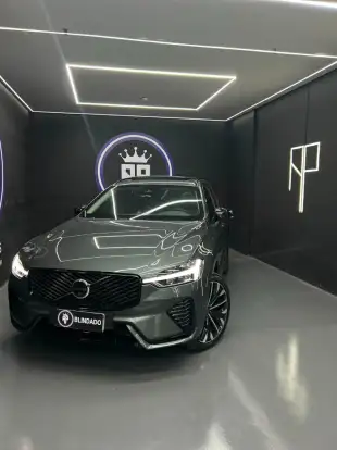 VOLVO-XC60-2025