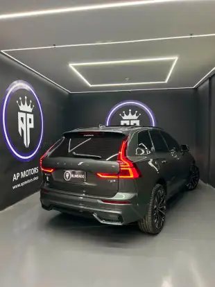 VOLVO-XC60-2025