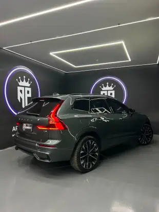 VOLVO-XC60-2025