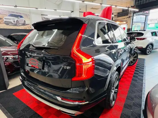 VOLVO-XC90-2018