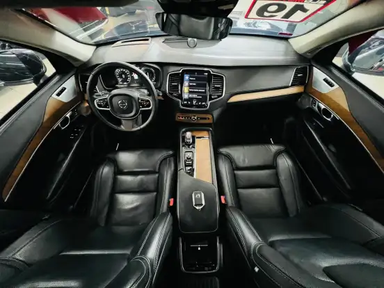 VOLVO-XC90-2018