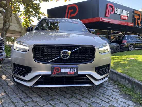 VOLVO-XC90-2022