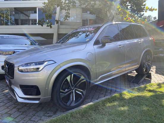 VOLVO-XC90-2022
