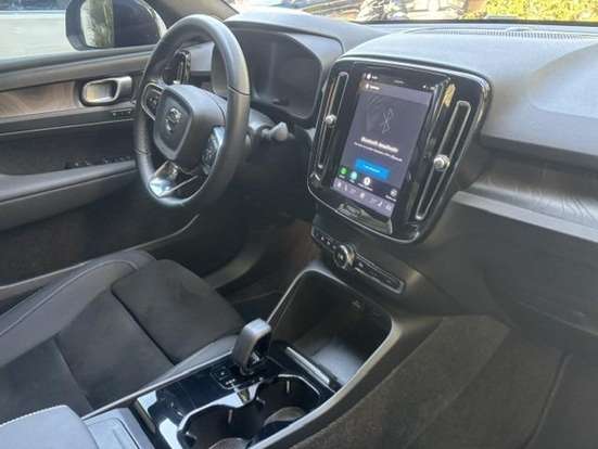 VOLVO-C40-2023
