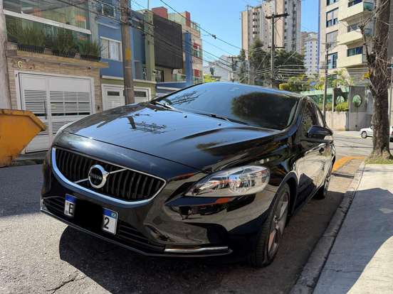 VOLVO-V40-2.0 T4 KINETIC GASOLINA 4P AUTOMÁTICO VOLVO-V40-2019