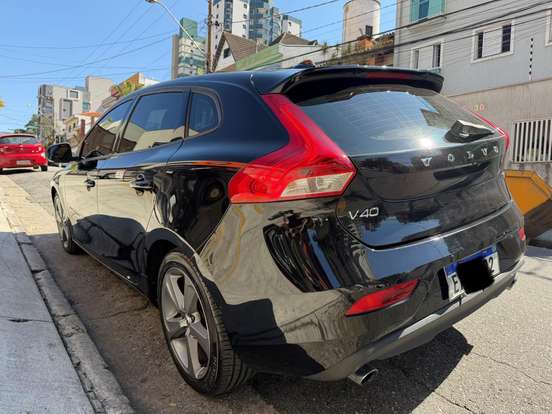 VOLVO-V40-2.0 T4 KINETIC GASOLINA 4P AUTOMÁTICO VOLVO-V40-2019
