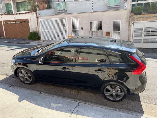 VOLVO-V40-2.0 T4 KINETIC GASOLINA 4P AUTOMÁTICO VOLVO-V40-2019
