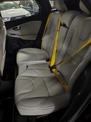 VOLVO-V40-2014