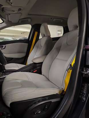 VOLVO-V40-2014