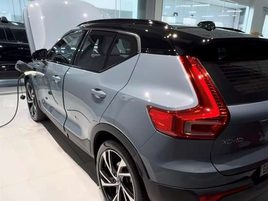VOLVO-XC40-1.5 T5 RECHARGE R-DESIGN GEARTRONIC VOLVO-XC40-2021