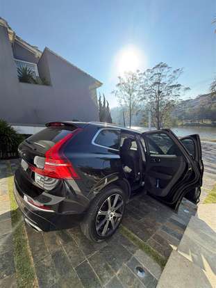 VOLVO-XC60-2021