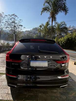 VOLVO-XC60-2021