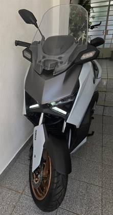YAMAHA XMAX 300 CONNECTED ABS 