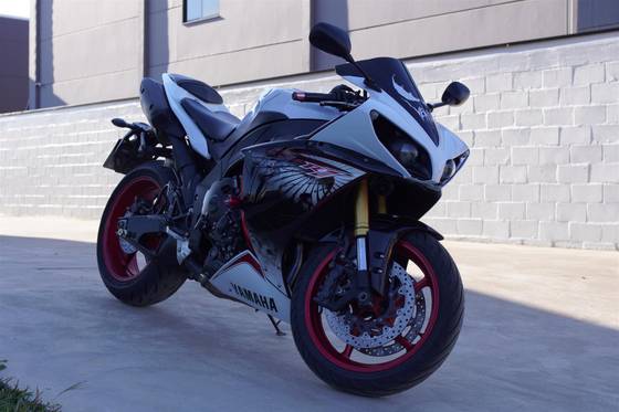 YAMAHA YZF R1 