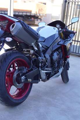 YAMAHA-YZF R1-2012