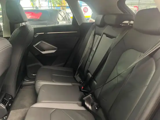 AUDI-Q3-2022