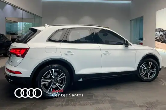 AUDI-Q5-2024