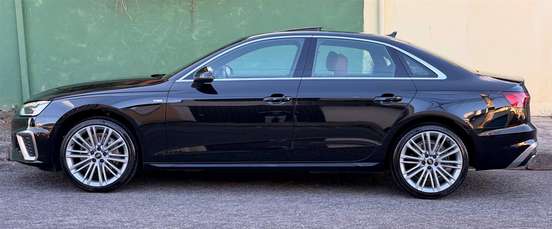 AUDI-A4-2022