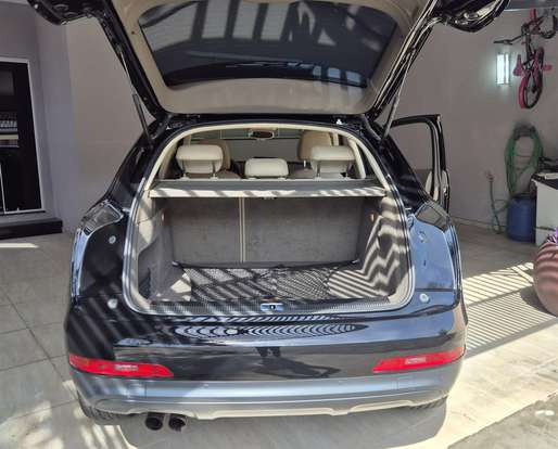 AUDI-Q3-2012