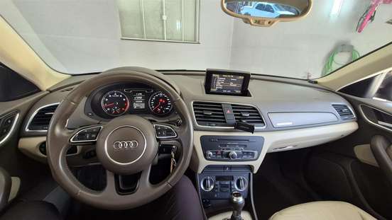 AUDI-Q3-2012