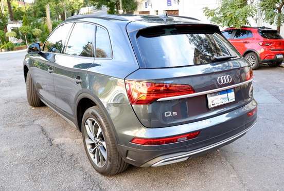 AUDI-Q5-2023