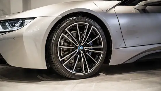 BMW-i8-2020