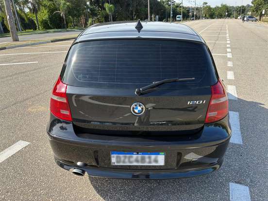 BMW-120i-2009