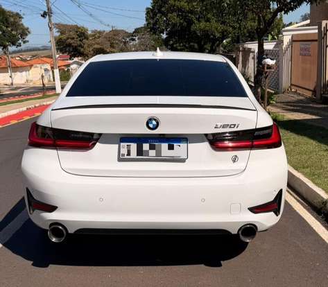 BMW-320i-2020