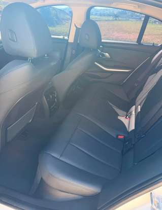 BMW-320i-2020