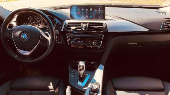 BMW-320i-2018