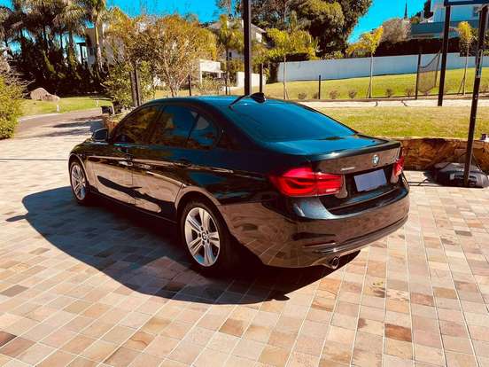 BMW-320i-2018