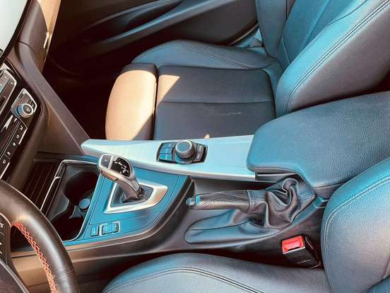BMW-320i-2.0 SPORT 16V TURBO ACTIVE FLEX 4P AUTOMÁTICO BMW-320i-2018