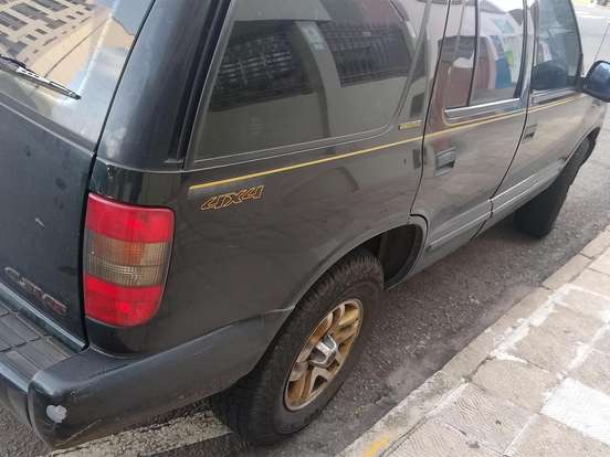 CHEVROLET-BLAZER-4.3 SFI DLX EXECUTIVE 4X4 V6 12V GASOLINA 4P AUTOMÁTICO CHEVROLET-BLAZER-1999