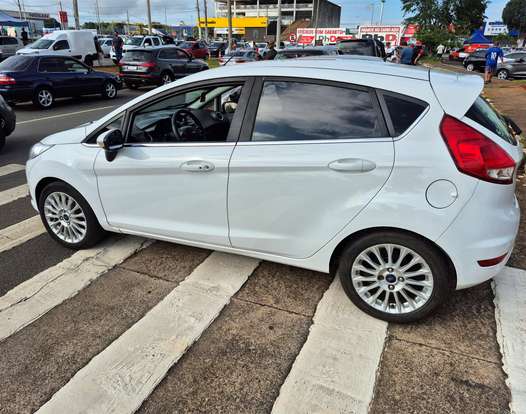 FORD-FIESTA-2016