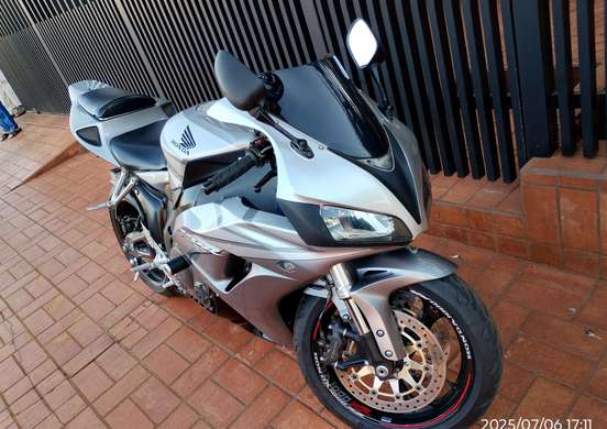 HONDA-CBR 1000RR FIREBLADE-2006