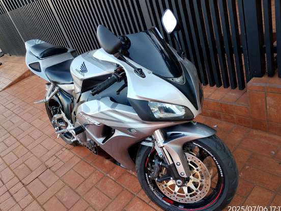 HONDA-CBR 1000RR FIREBLADE HONDA-CBR 1000RR FIREBLADE-2006