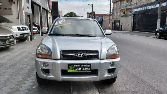 HYUNDAI TUCSON 2.0 MPFI GLS 16V 143CV 2WD GASOLINA 4P AUTOMÁTICO HYUNDAI TUCSON 2.0 MPFI GLS 16V 143CV 2WD GASOLINA 4P AUTOMÁTICO