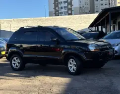 HYUNDAI TUCSON 2.0 MPFI GLS 16V 143CV 2WD GASOLINA 4P AUTOMÁTICO HYUNDAI TUCSON 2.0 MPFI GLS 16V 143CV 2WD GASOLINA 4P AUTOMÁTICO