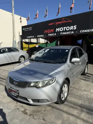 KIA CERATO 1.6 E.221 SEDAN 16V GASOLINA 4P MANUAL KIA CERATO 1.6 E.221 SEDAN 16V GASOLINA 4P MANUAL