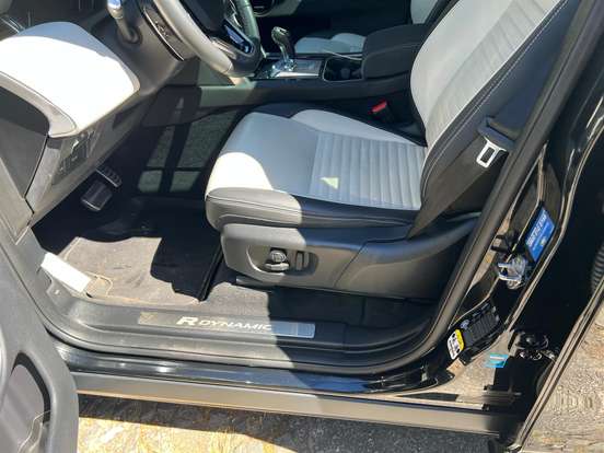 LAND ROVER-DISCOVERY SPORT-2023