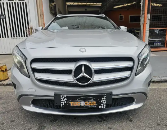 MERCEDES-BENZ GLA 200 1.6 CGI ADVANCE 16V TURBO GASOLINA 4P AUTOMÁTICO