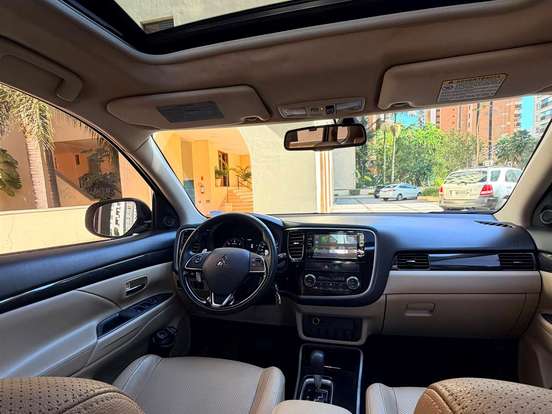 MITSUBISHI-OUTLANDER-2.2 4X4 16V DIESEL 4P AUTOMÁTICO MITSUBISHI-OUTLANDER-2018