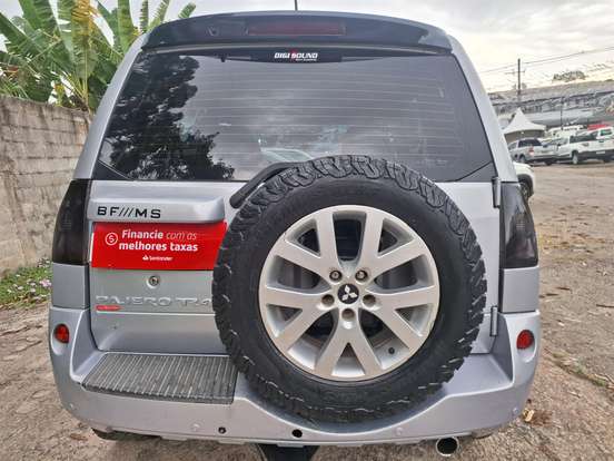 MITSUBISHI-PAJERO TR4-2.0 4X4 16V 140CV FLEX 4P AUTOMÁTICO MITSUBISHI-PAJERO TR4-2010