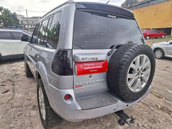 MITSUBISHI-PAJERO TR4-2.0 4X4 16V 140CV FLEX 4P AUTOMÁTICO MITSUBISHI-PAJERO TR4-2010