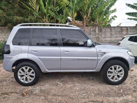 MITSUBISHI-PAJERO TR4-2010