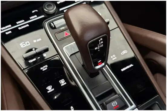 PORSCHE-CAYENNE-2021