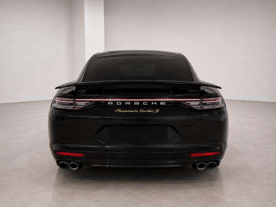 PORSCHE-PANAMERA-2011