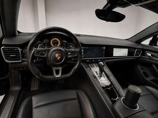 PORSCHE-PANAMERA-2011