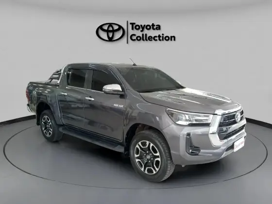 TOYOTA HILUX 2.8 D-4D TURBO DIESEL CD SRX 4X4 AUTOMÁTICO TOYOTA HILUX 2.8 D-4D TURBO DIESEL CD SRX 4X4 AUTOMÁTICO